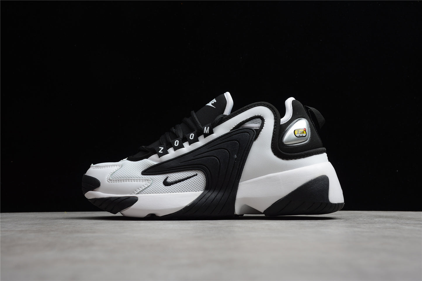R22 ZOOM 2K WMNS AO0354-100