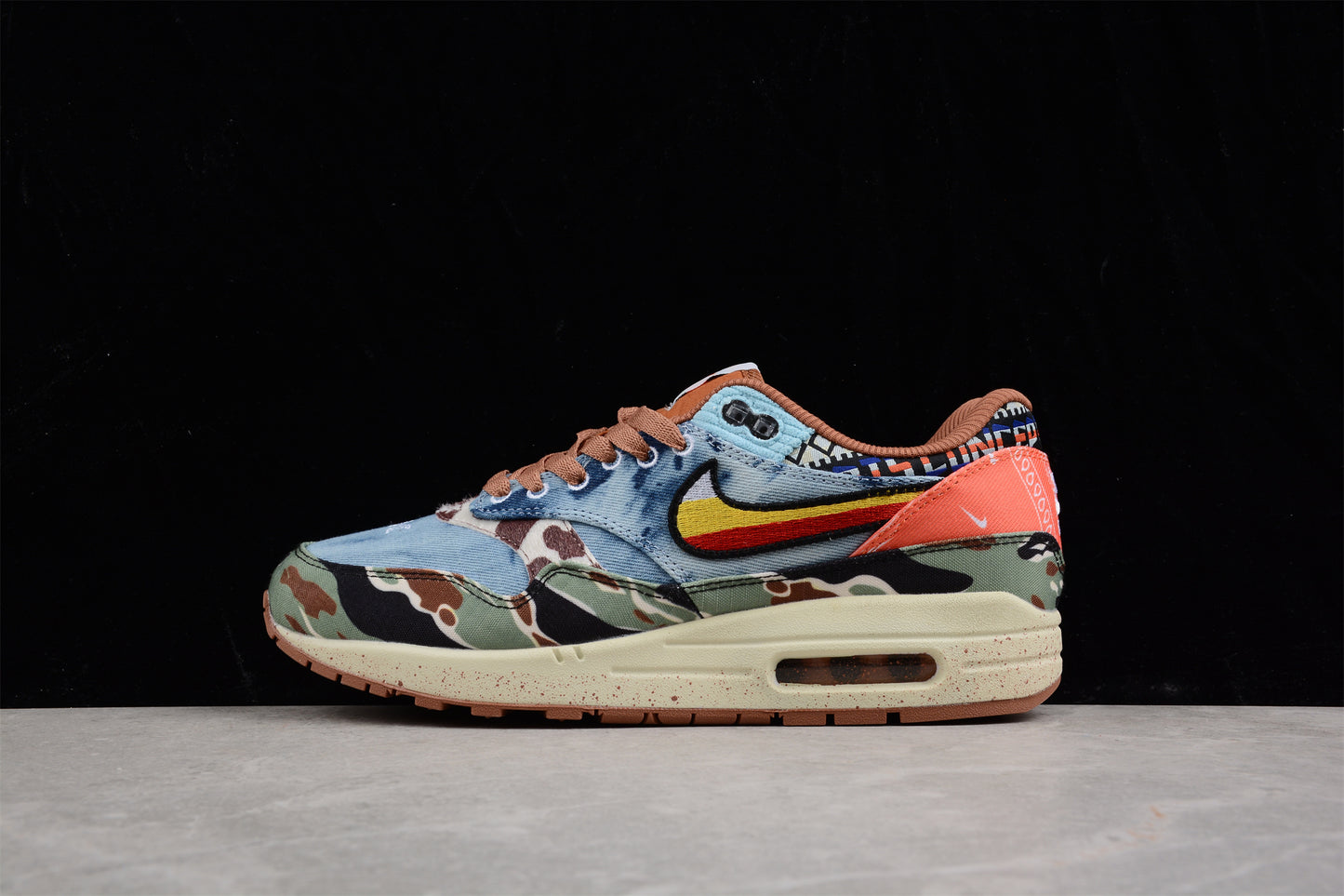 R24 Concepts x Nk Air Max 1 DN1803-900
