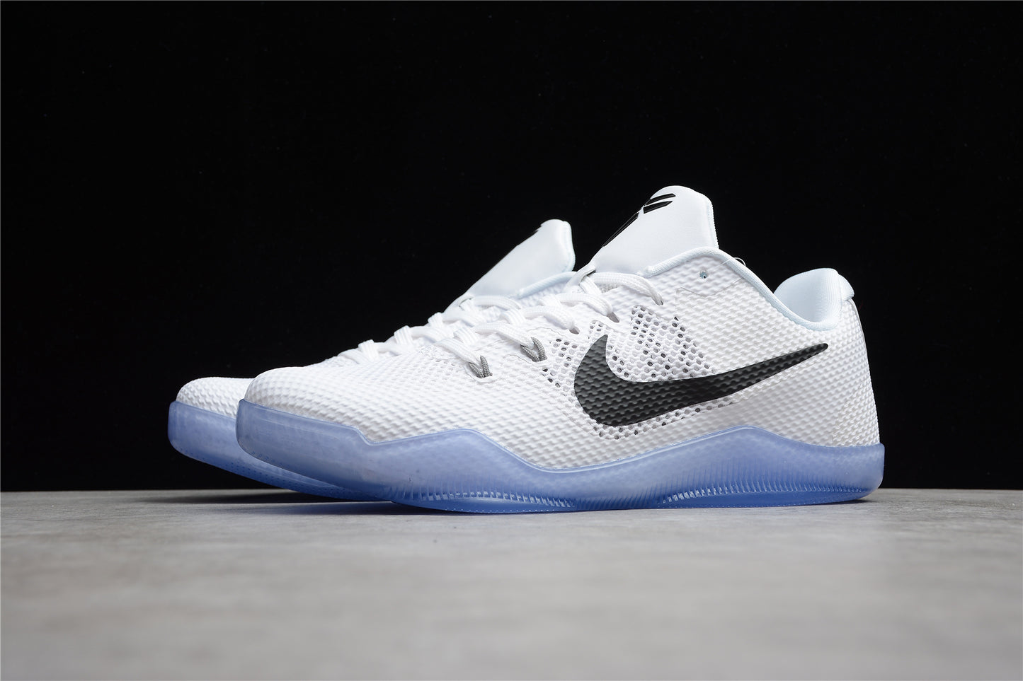 R24 KOBE 11 EM Low “Fundamental” 836184-100