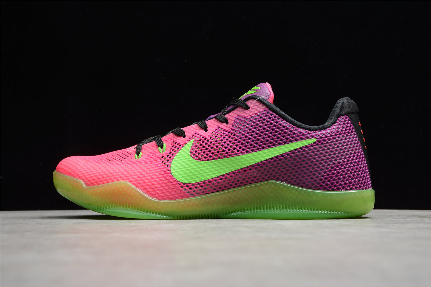 R24 Kobe 11 EM 836184-635