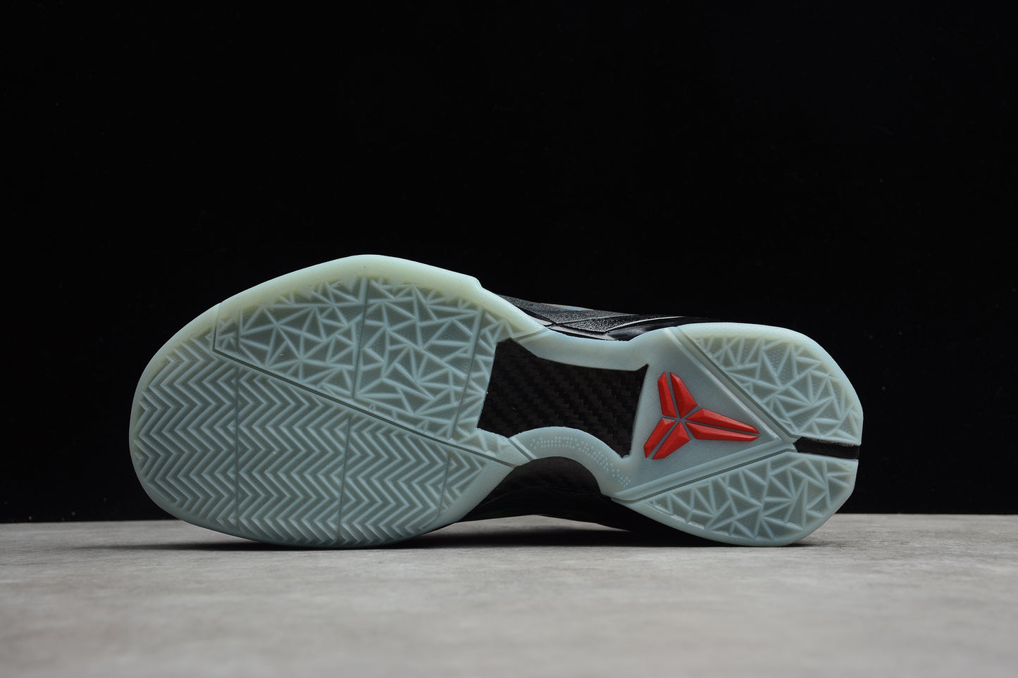 R24 Kobe 7 Galaxy AS 520810-001