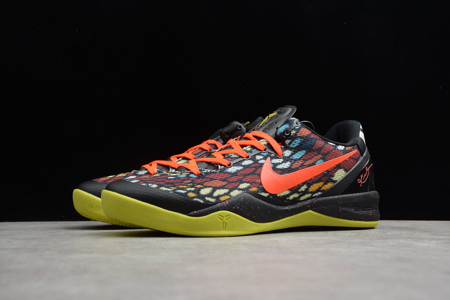 R24 Kobe 8 System 555286-060