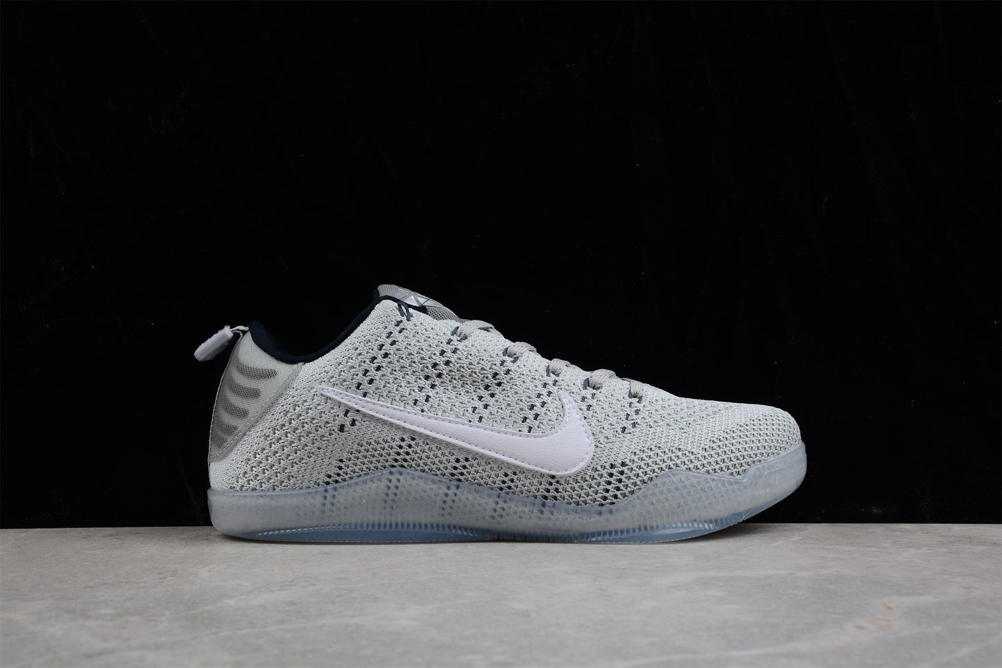 R24 Nike Kobe 11 Low PaIe Horse 824463-443