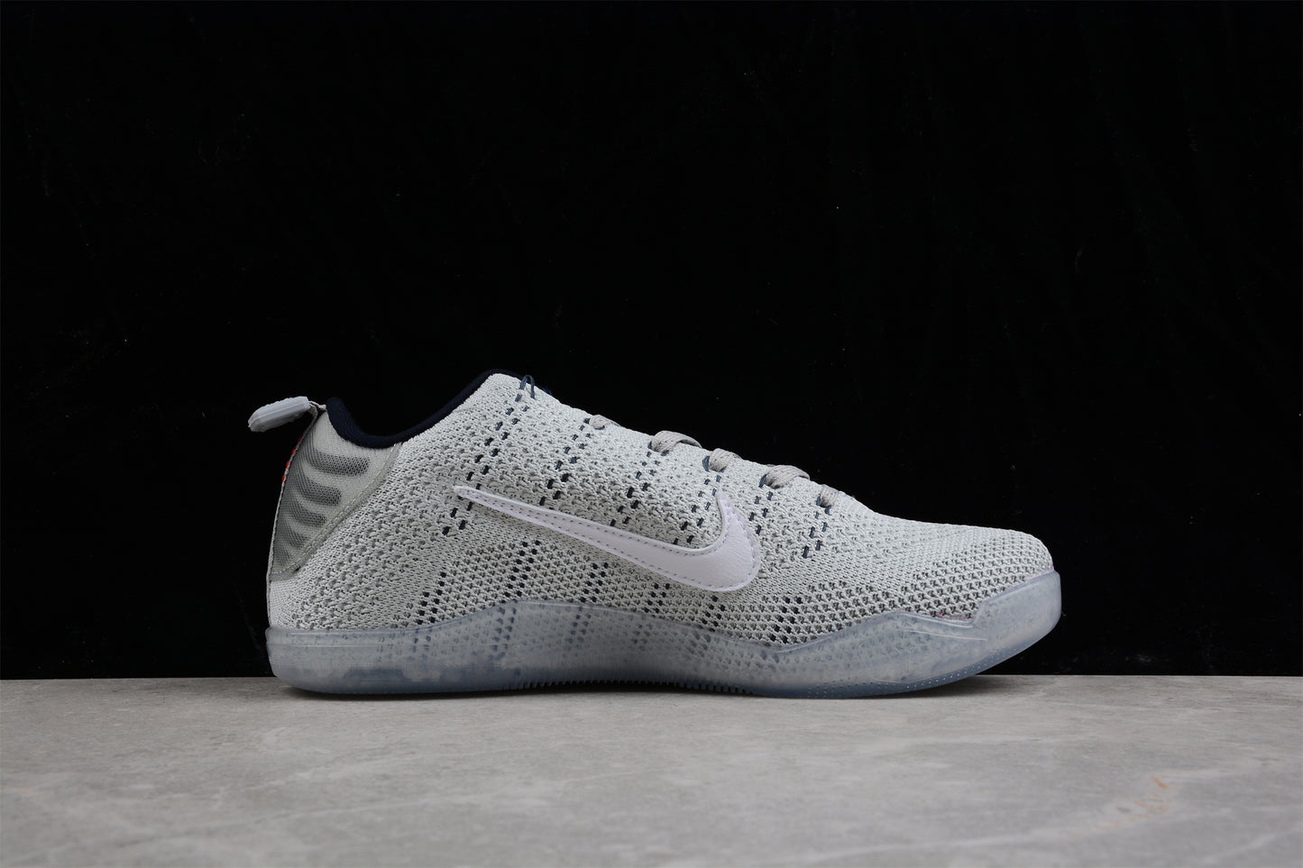R24 Nike Kobe 11 Low PaIe Horse 824463-443
