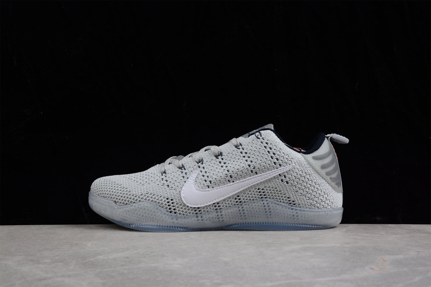 R24 Nike Kobe 11 Low PaIe Horse 824463-443