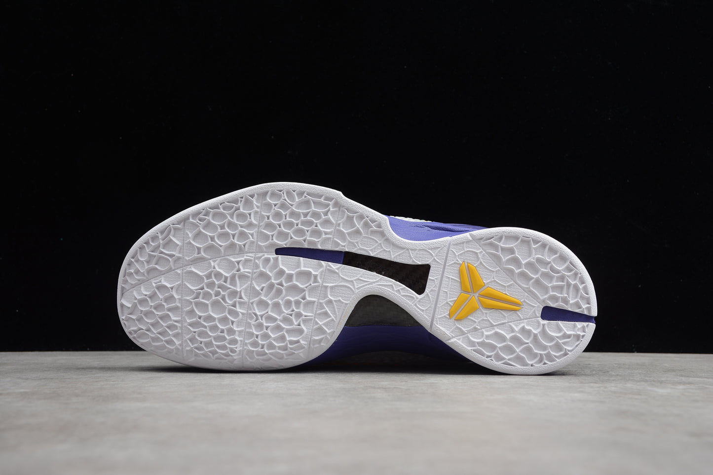 R26 6 KOBE VI CW2190-004