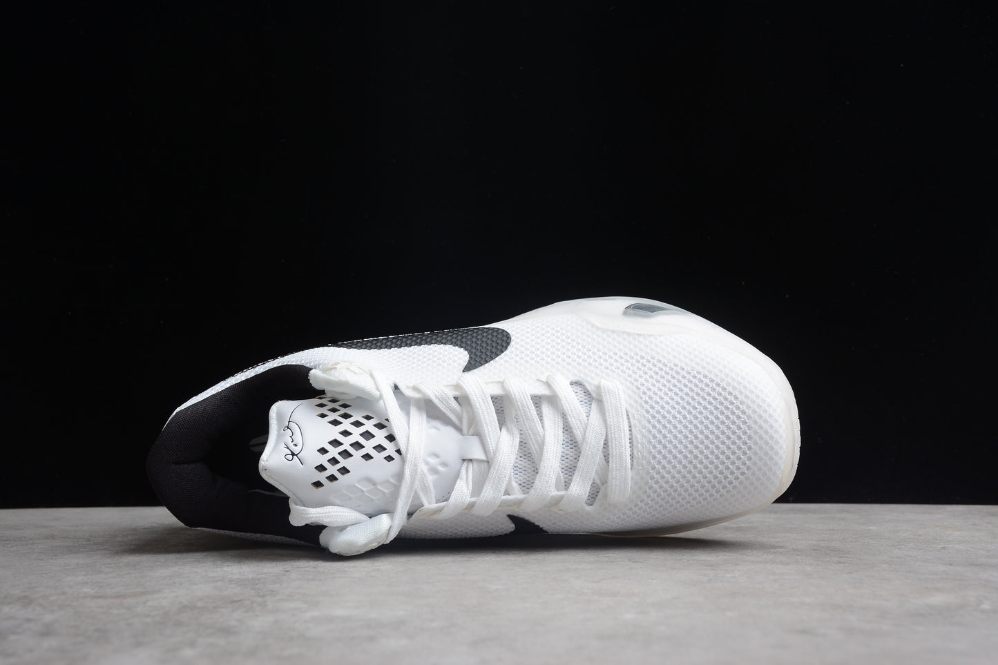 R26 F NK Kobe 10 EP “Fundamentals” 705317-100