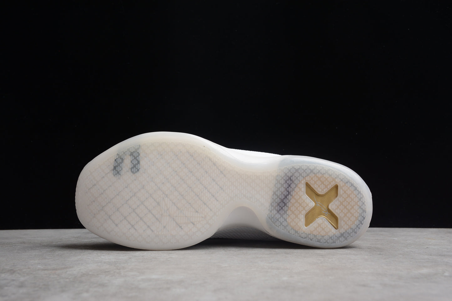 R26 F NK Kobe 10 EP “Fundamentals” 705317-100