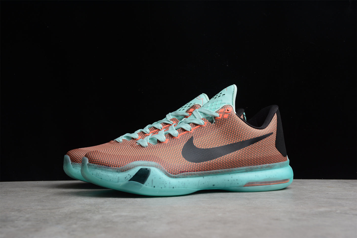 R26 Kobe 10 Easter ZK10 705317-808