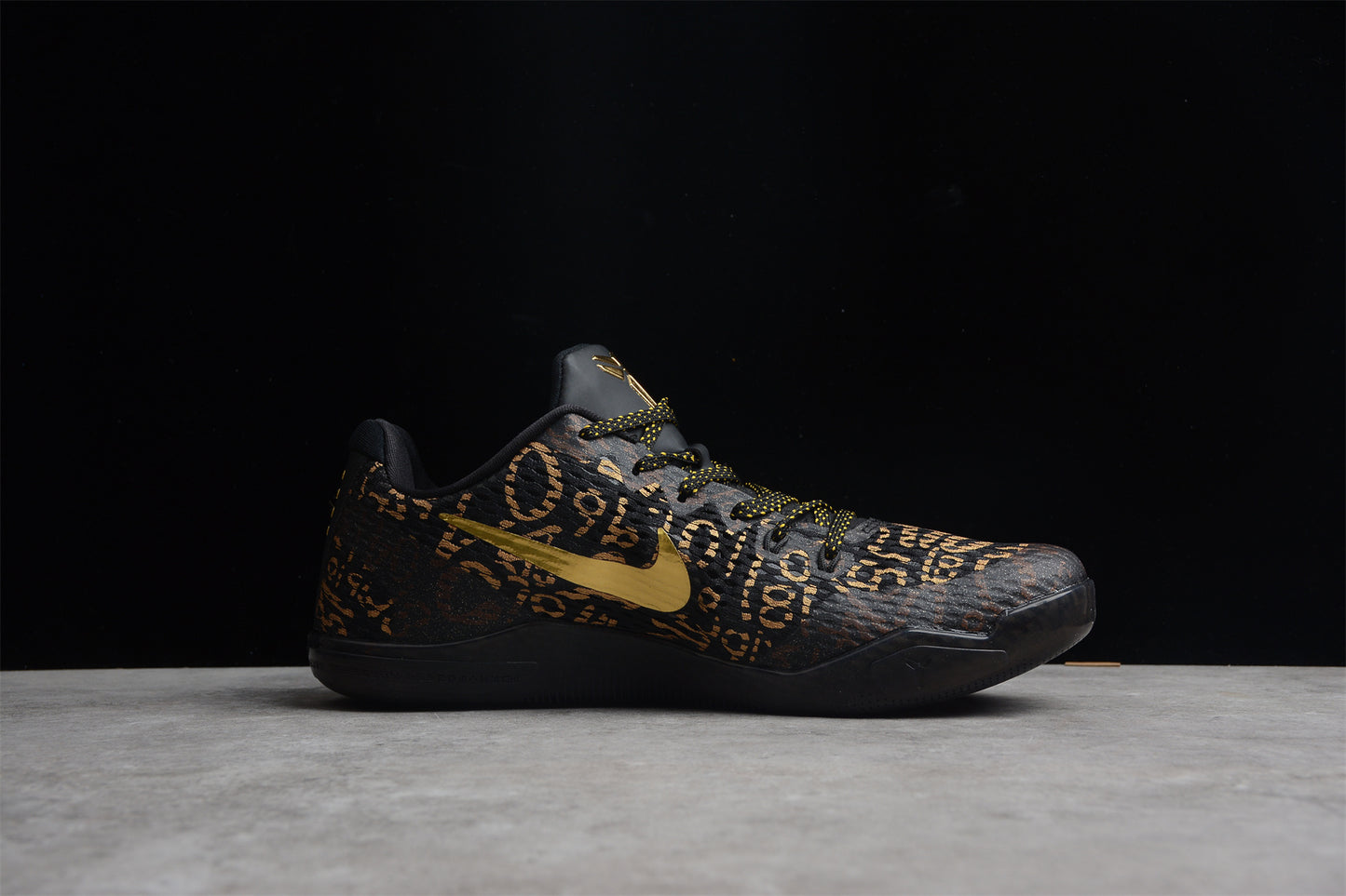 R26 NK Kobe 11 “Mamba Day” 865773-991