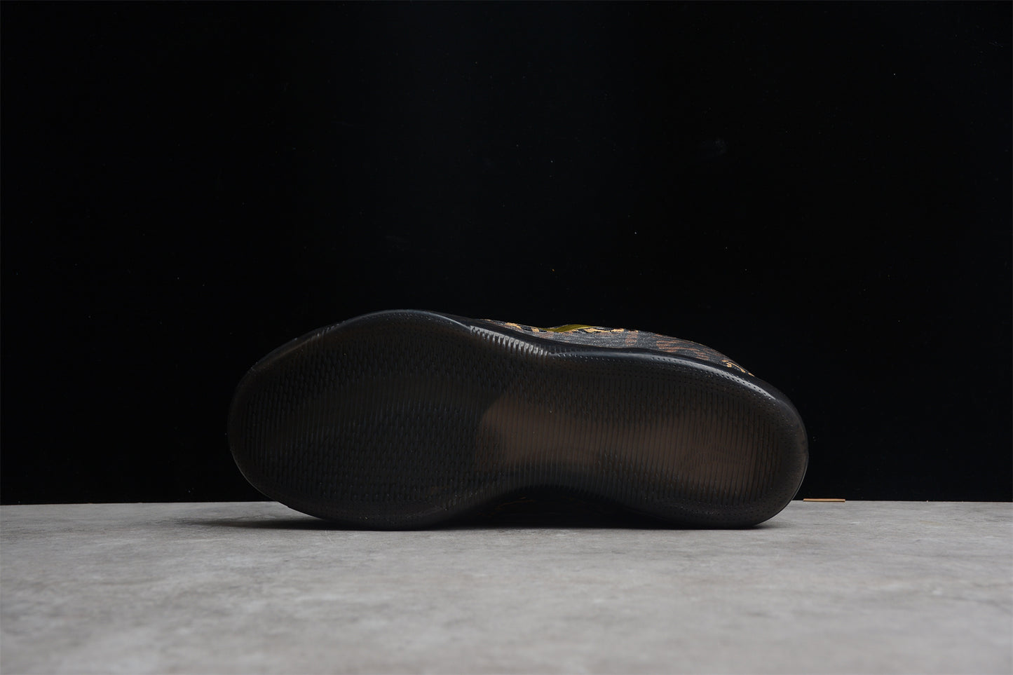 R26 NK Kobe 11 “Mamba Day” 865773-991