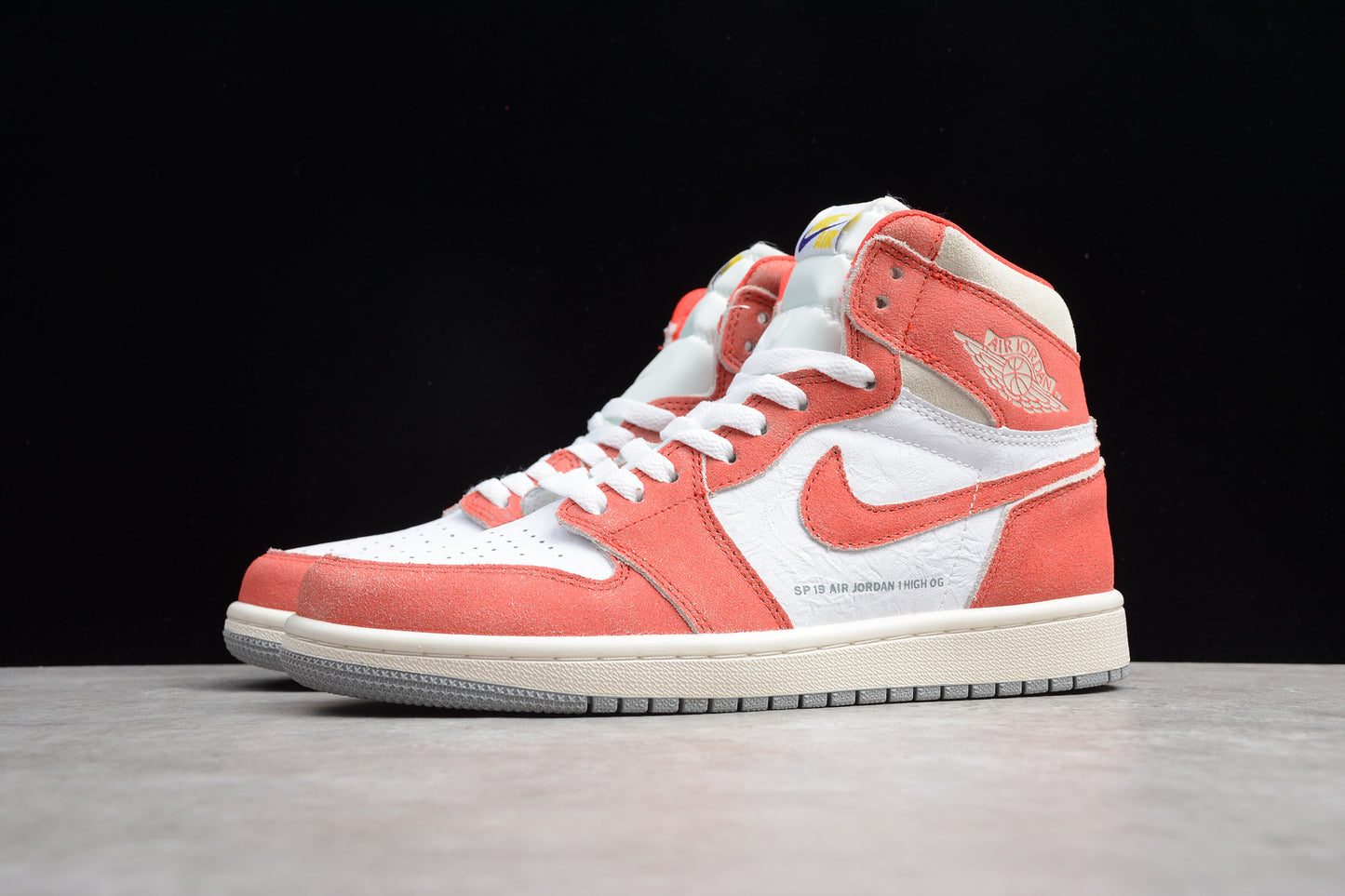 R28 AJ1 555088-116