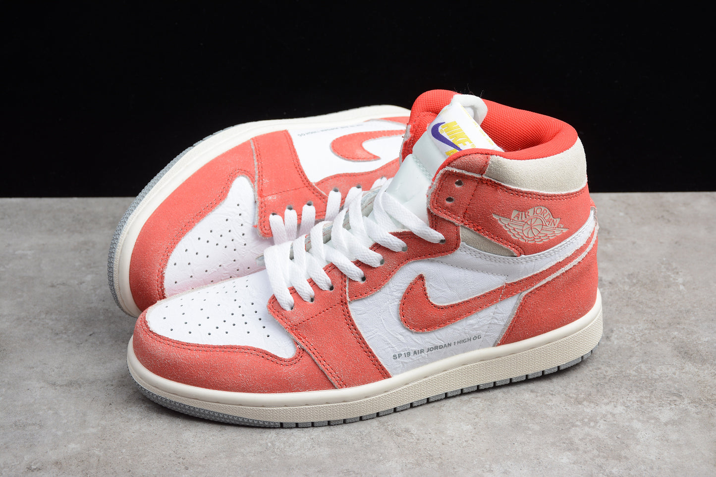 R28 AJ1 555088-116