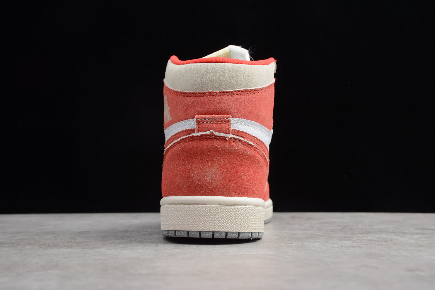 R28 AJ1 555088-116