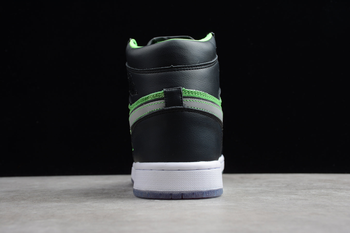 R28 AJ1 CK6637-300