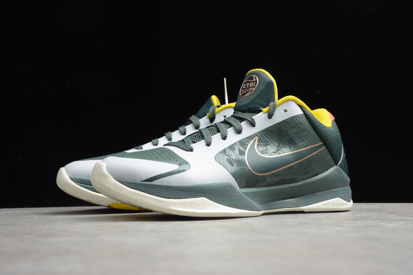 R29 5 KOBE V Protro CD4991-300(39-46)