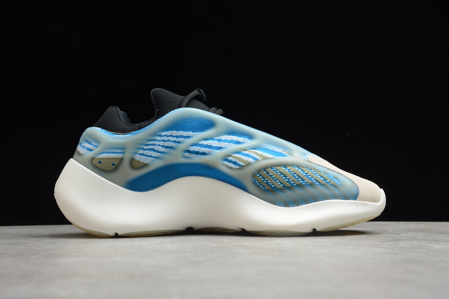 R36 YEEZY 700 V3 G54850(36-47)