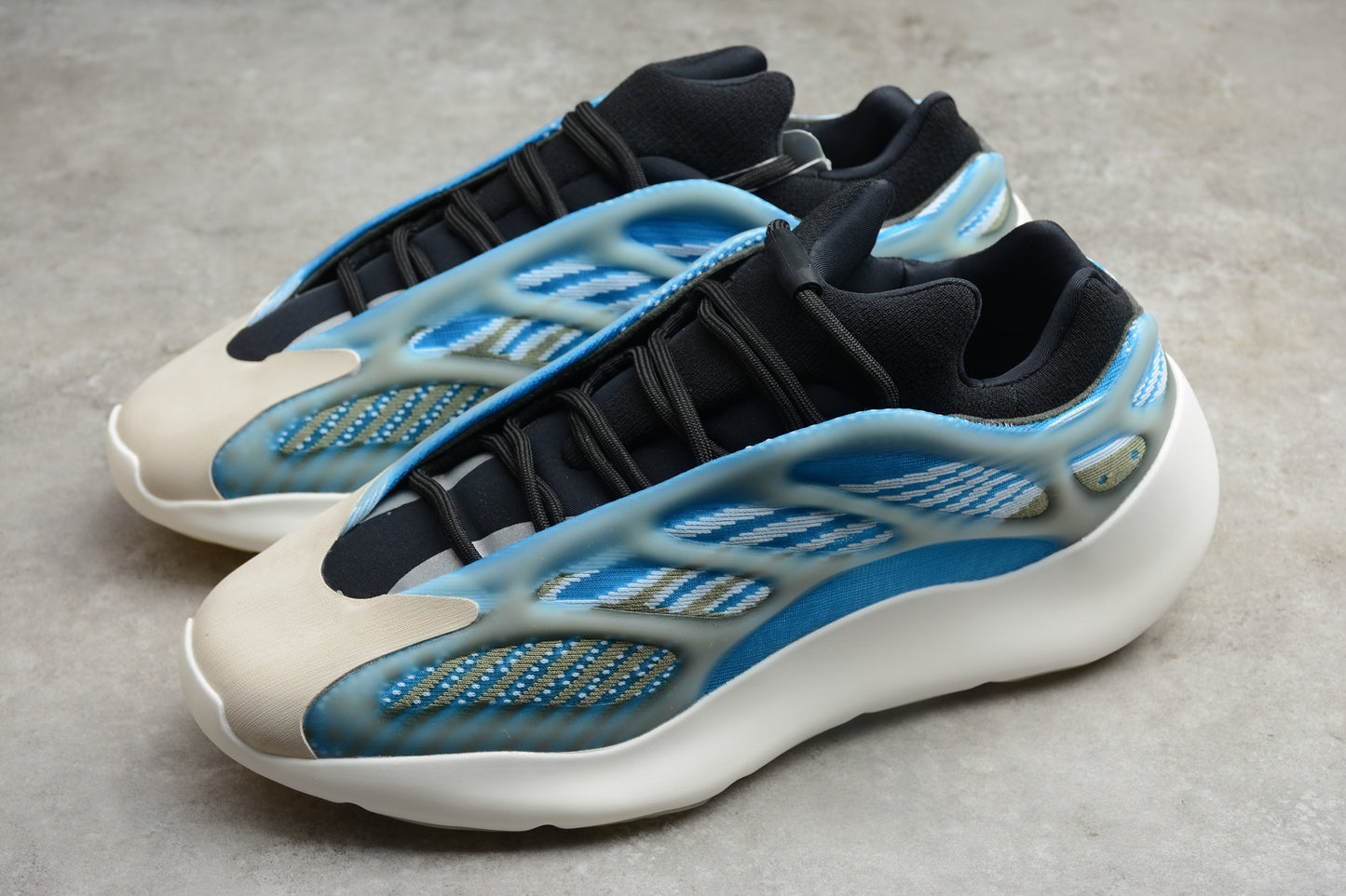 R36 YEEZY 700 V3 G54850(36-47)