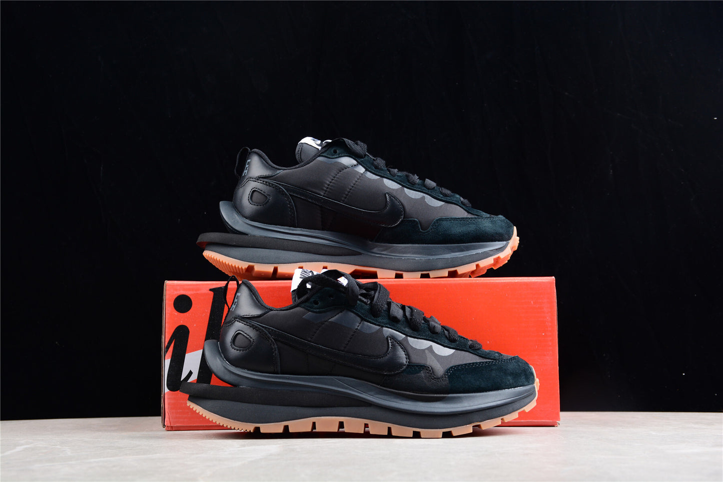 R40 Sacai X Nike VaporWaffle DD1875-100DD1875-001