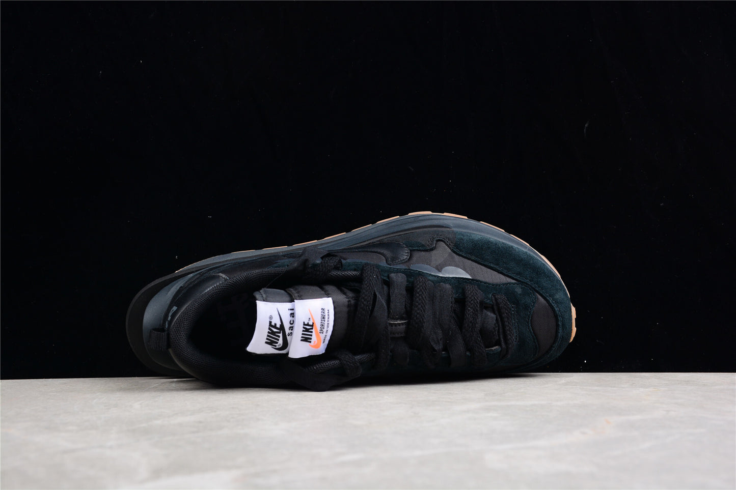 R40 Sacai X Nike VaporWaffle DD1875-100DD1875-001