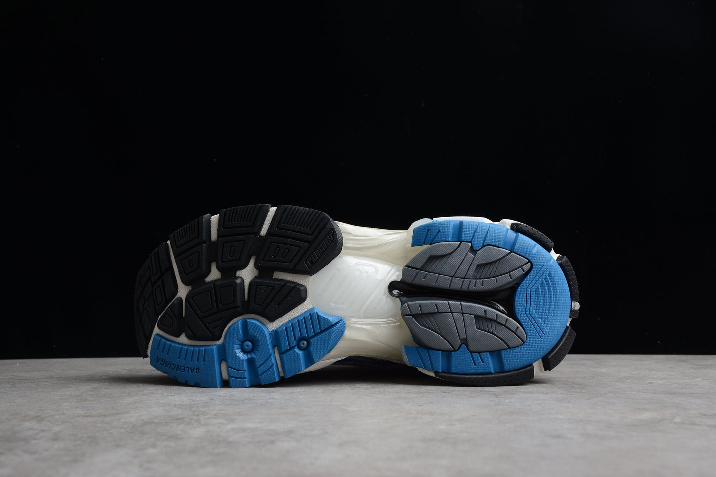 R55 Balenciaga Runner Kith Four.Color 7.0 21ss 677402-W3RB3-4912