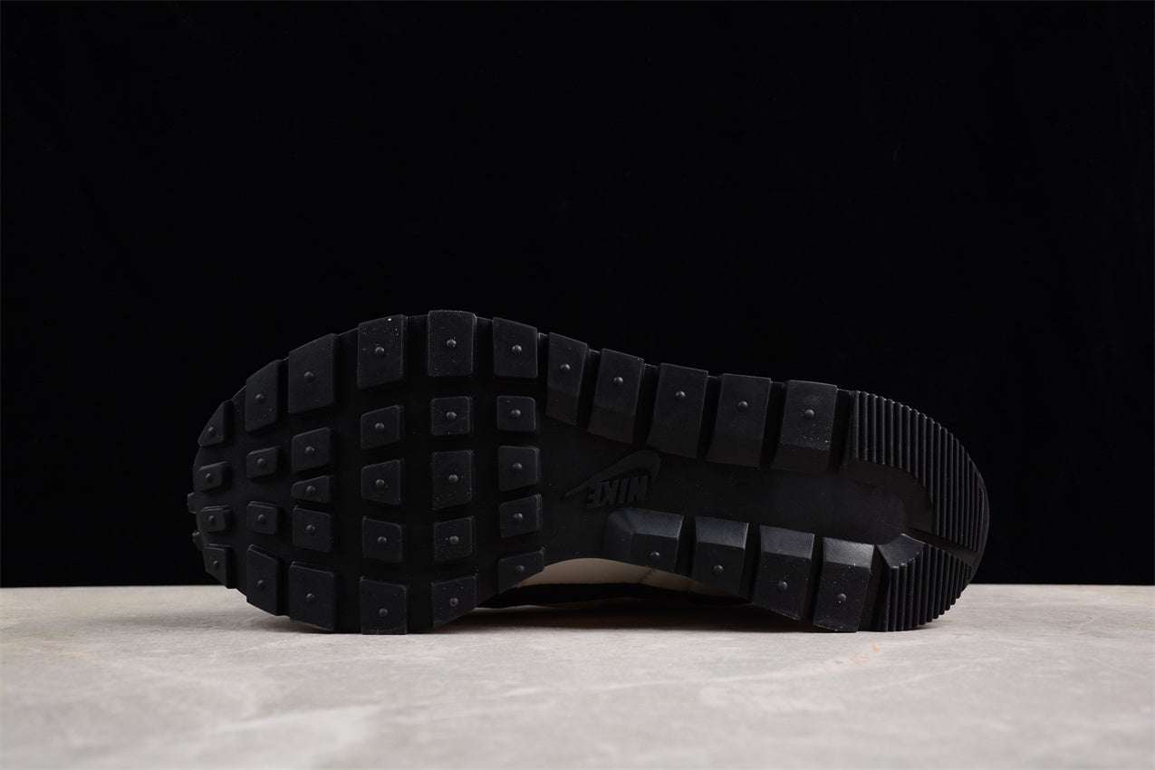 Sacai X VaporWaffle "Nylon Black" DD1875-101