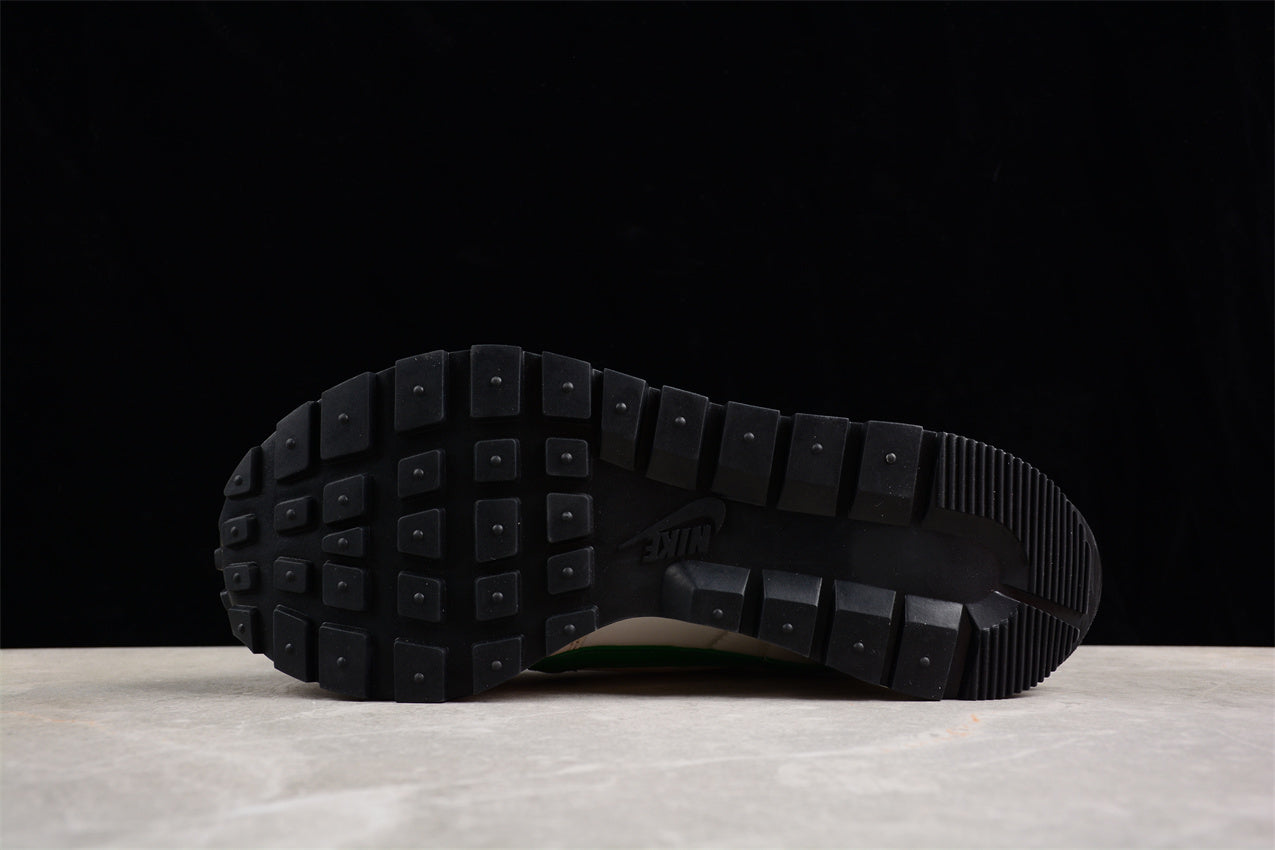 Sacai X VaporWaffle "Nylon Black" DD1875-105
