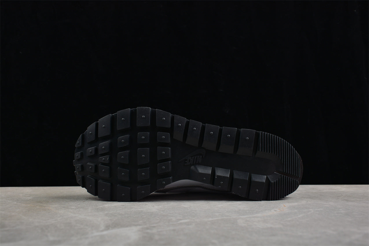 Sacai x Nk VaporWaffle 3.0 DD1875-201