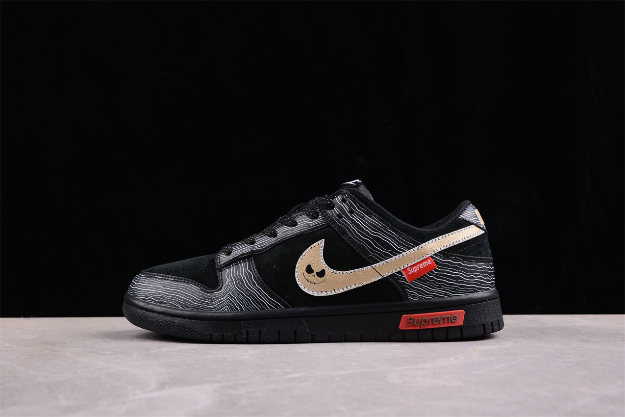 Supreme x Nike SB Dunk Low XD6188-025