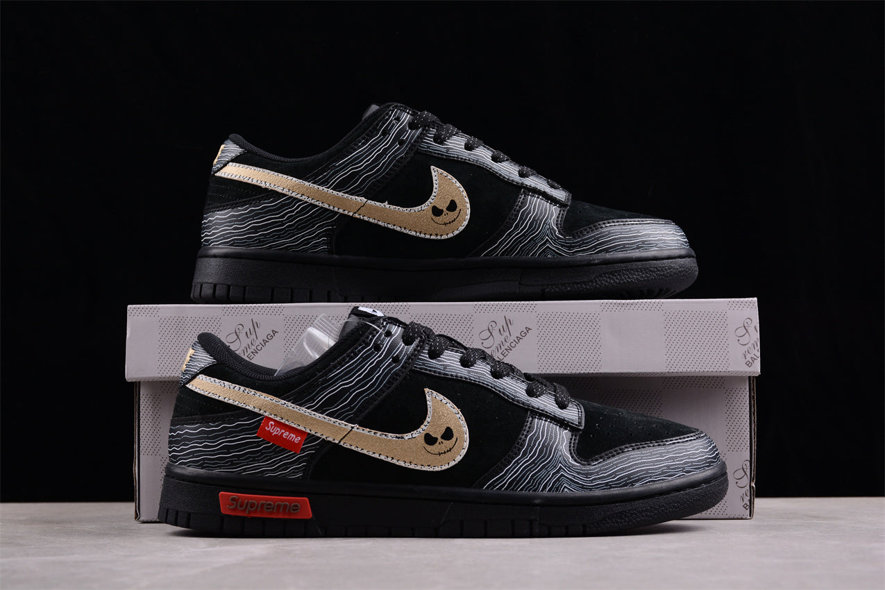 Supreme x Nike SB Dunk Low XD6188-025