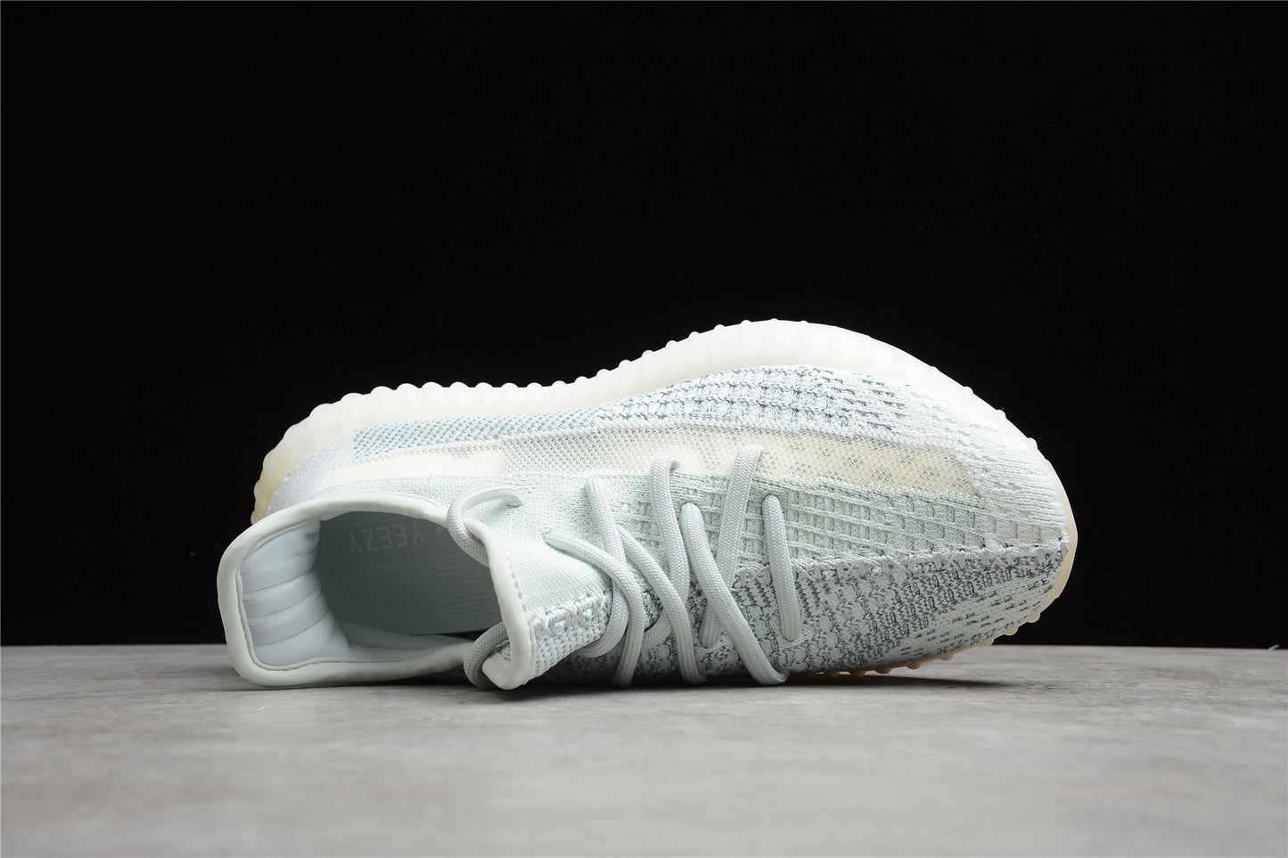 YEEZY BOOST 350 FW5317