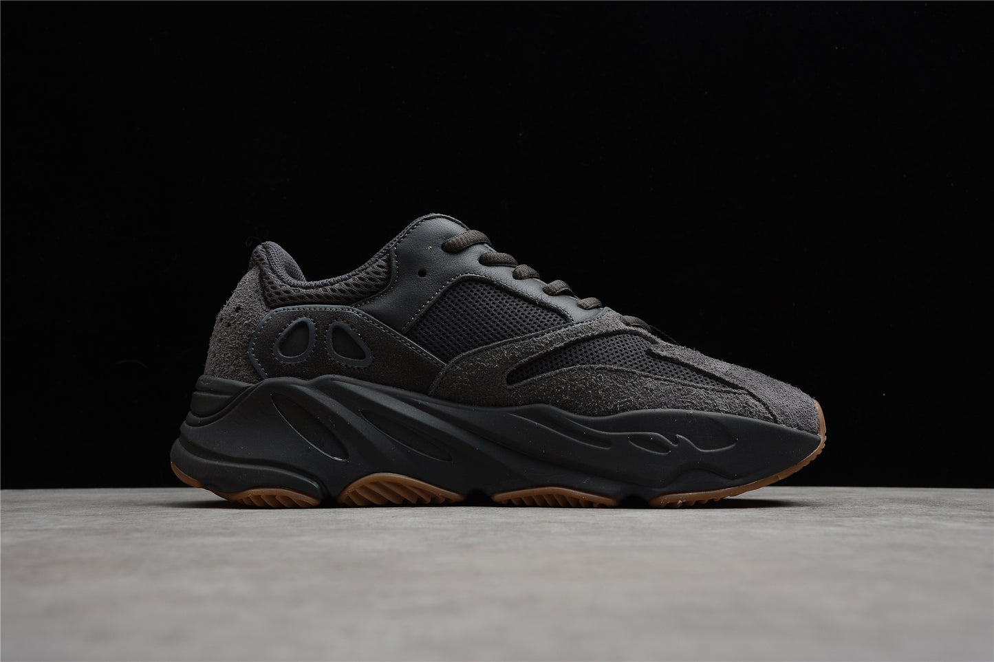 Yeezy Boost 700 Utility Black 700 FV5304