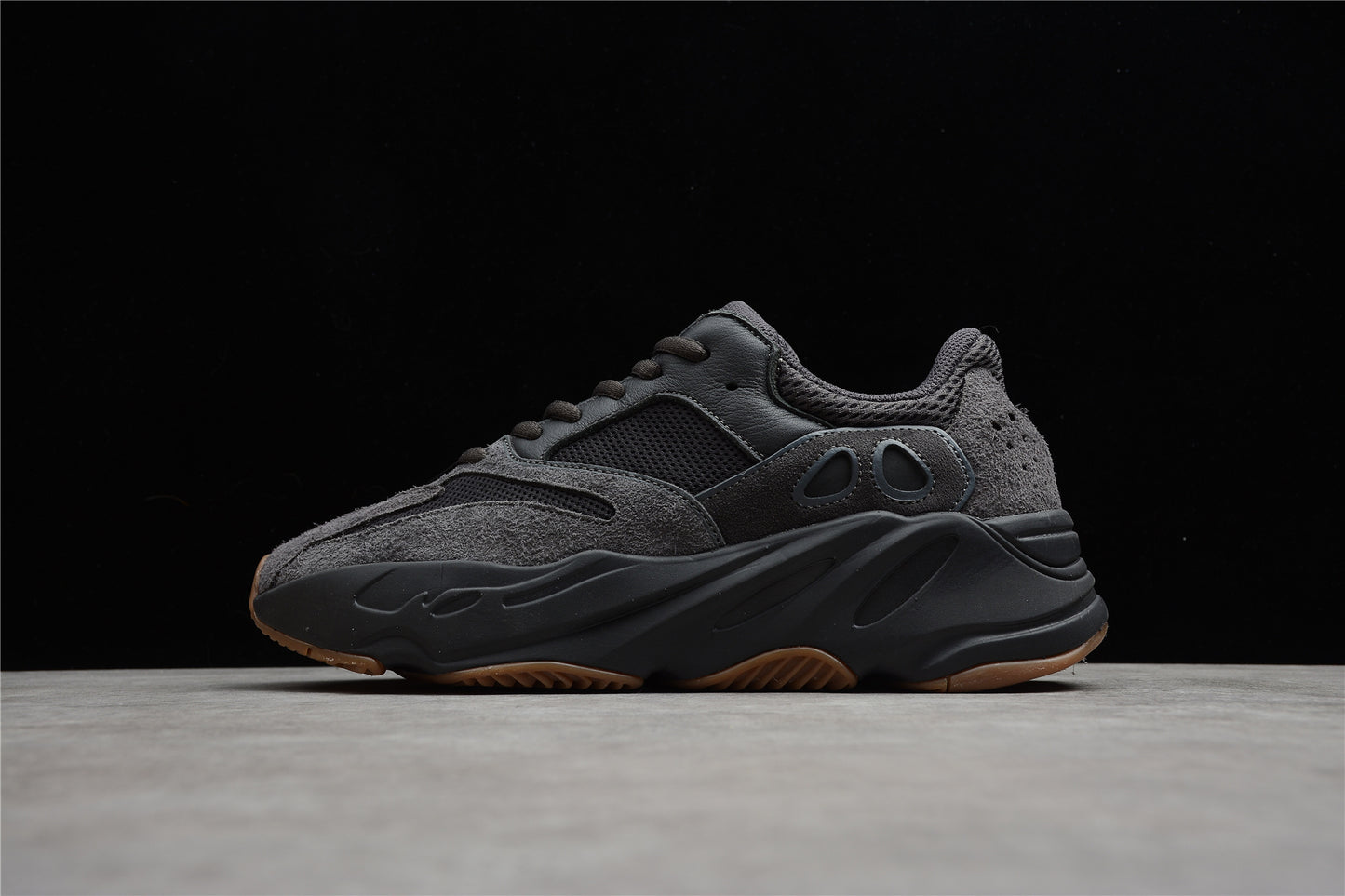 Yeezy Boost 700 Utility Black 700 FV5304