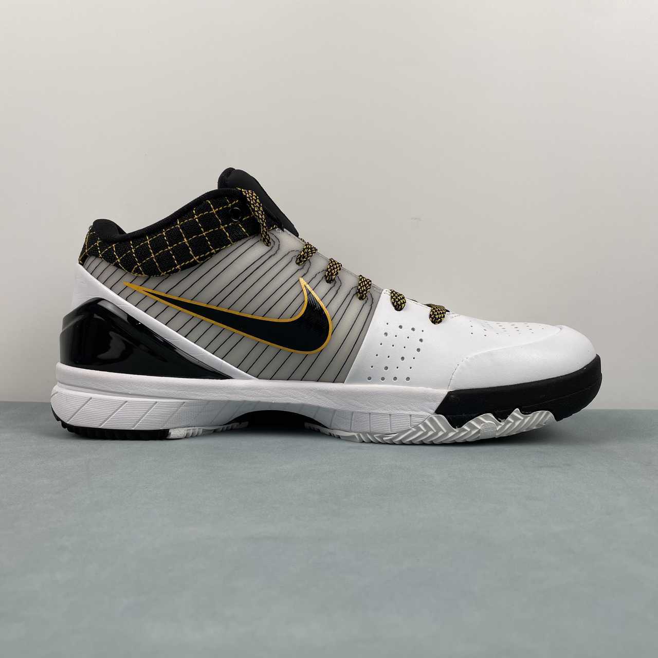 Nike Kobe IV AV6339