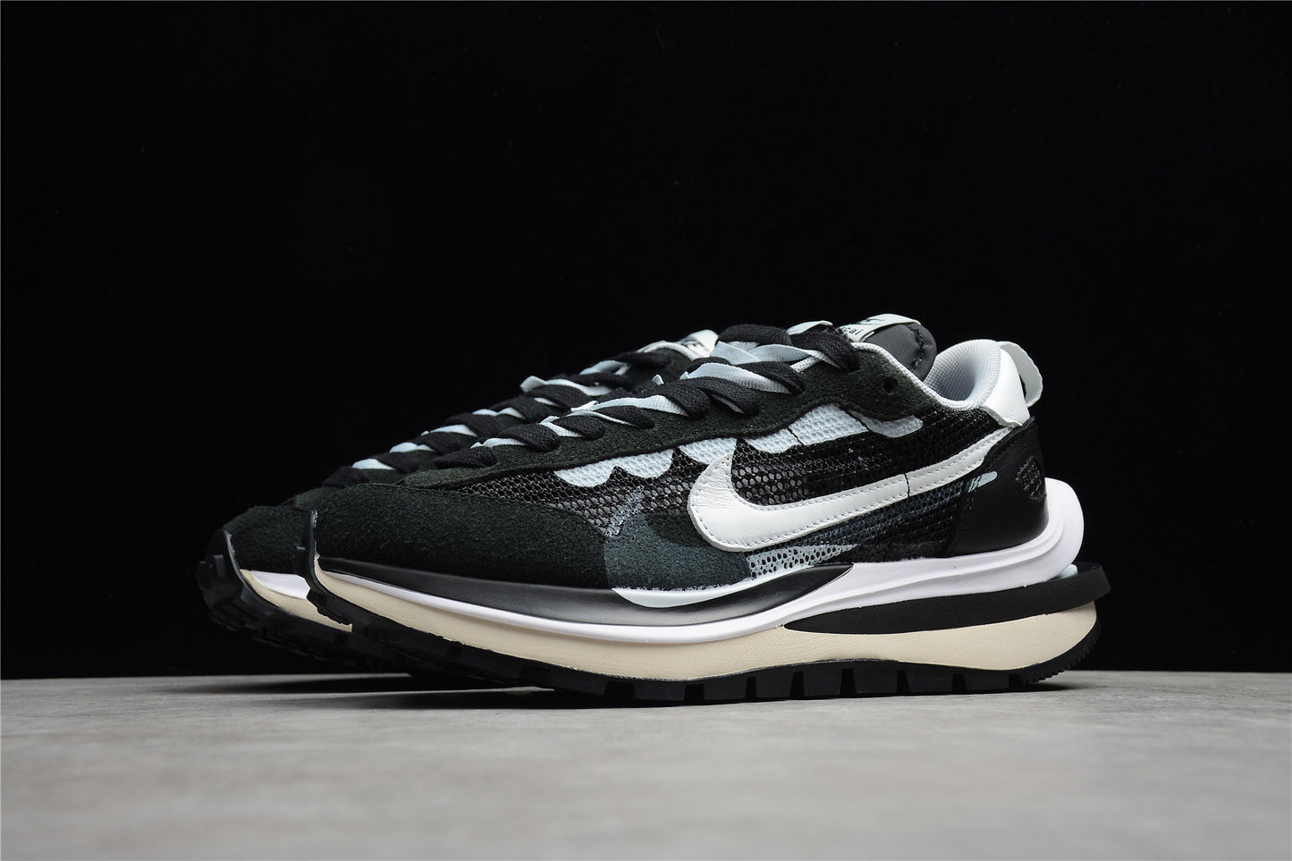R26 SACAI BV0073-001
