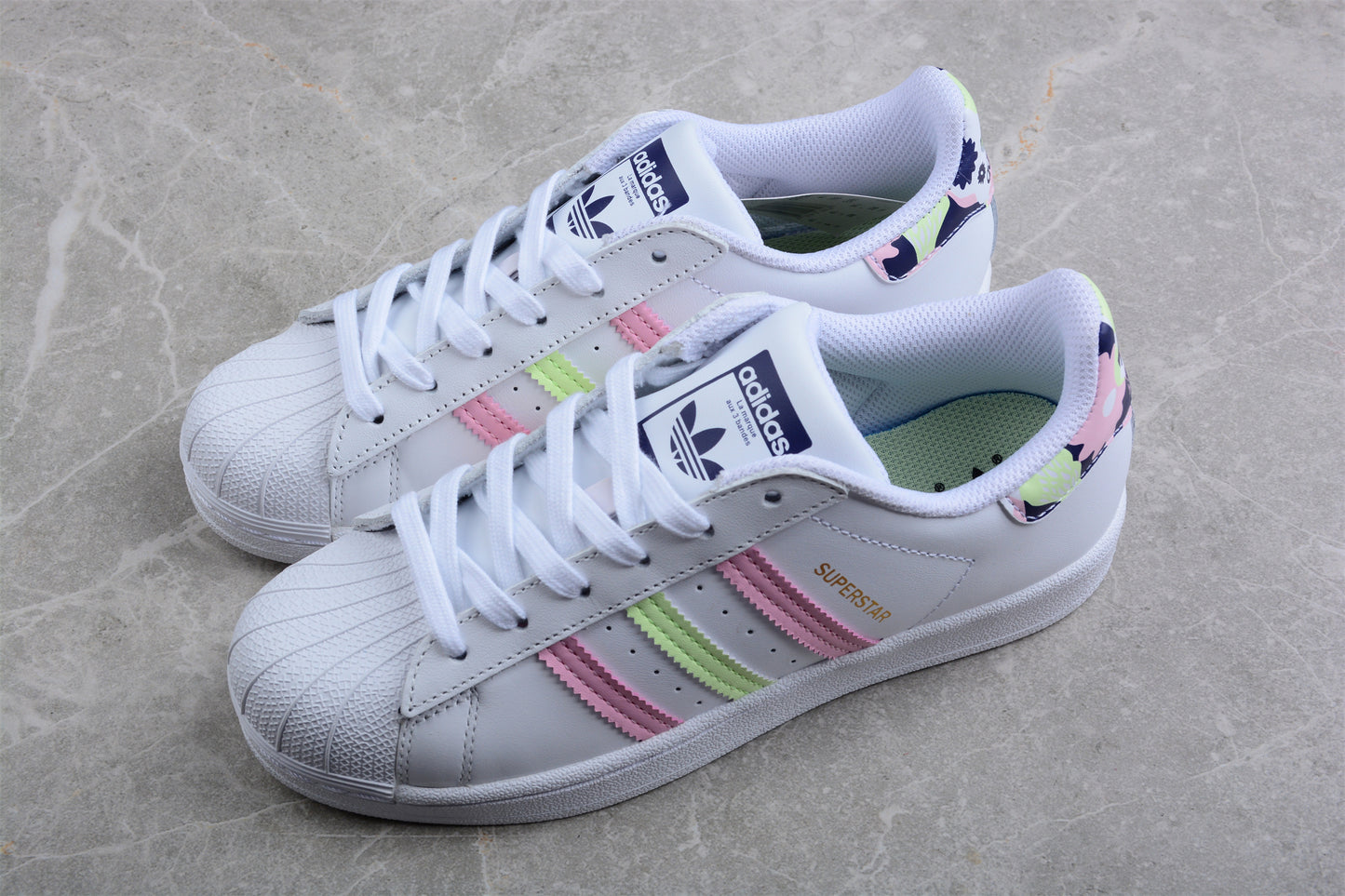 Adidas Superstar