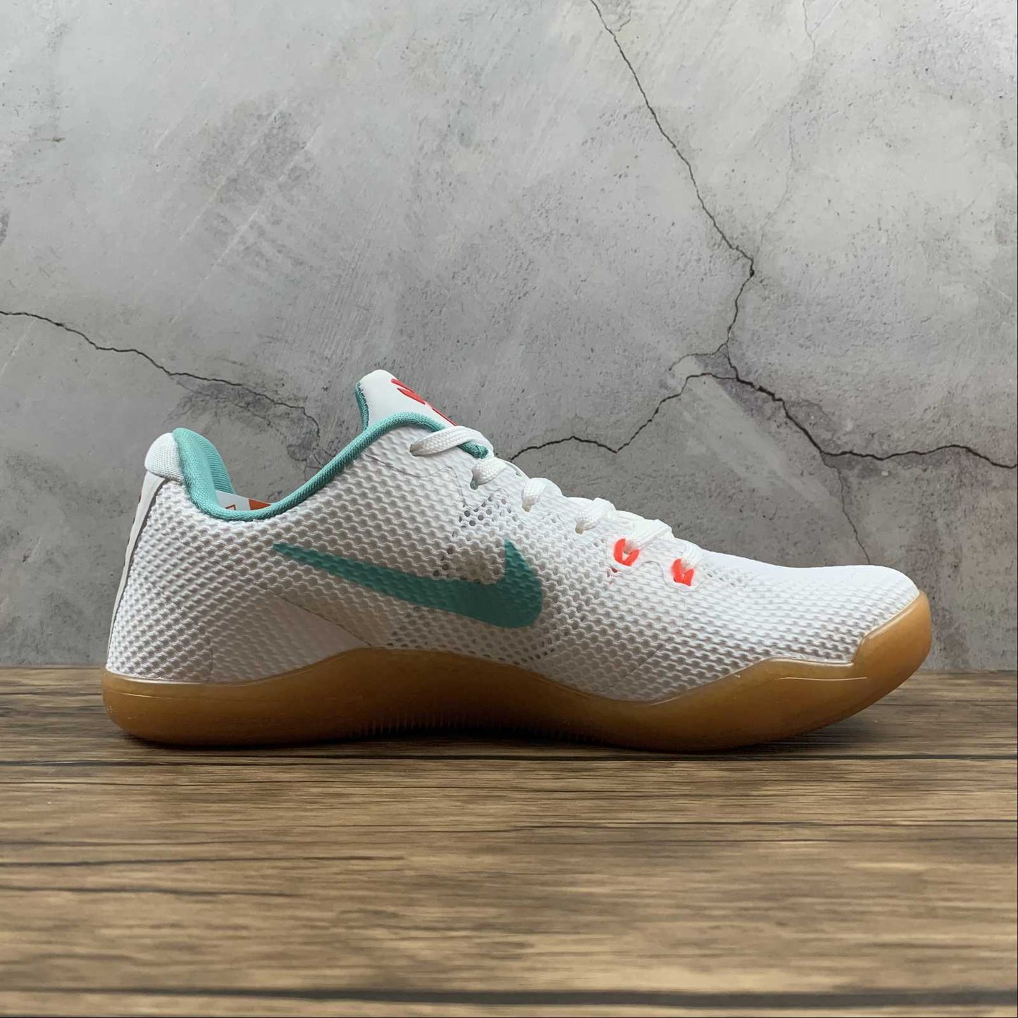 Kobe PROTRO 836184-103