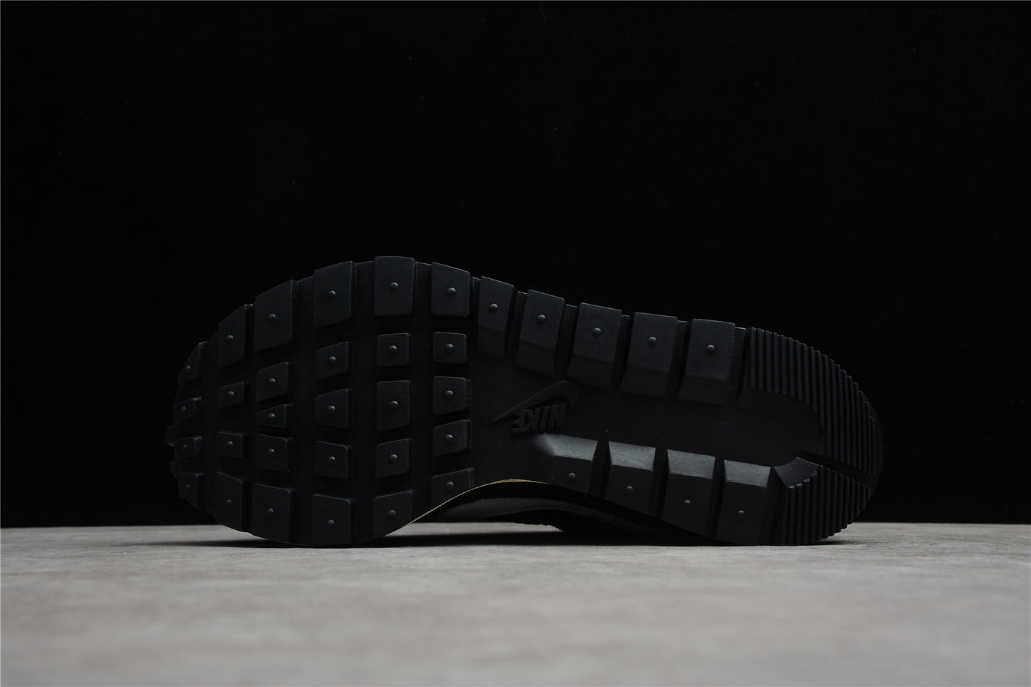 R26 SACAI BV0073-001