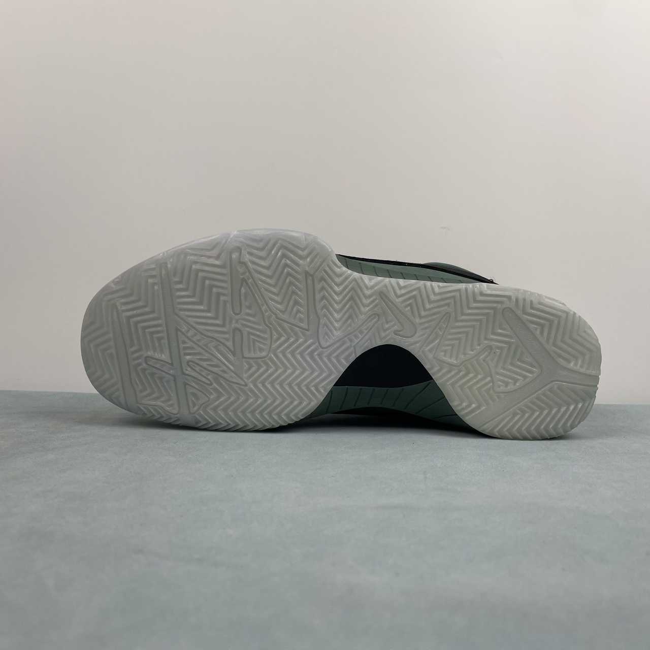 Nike Kobe V FQ3545-300
