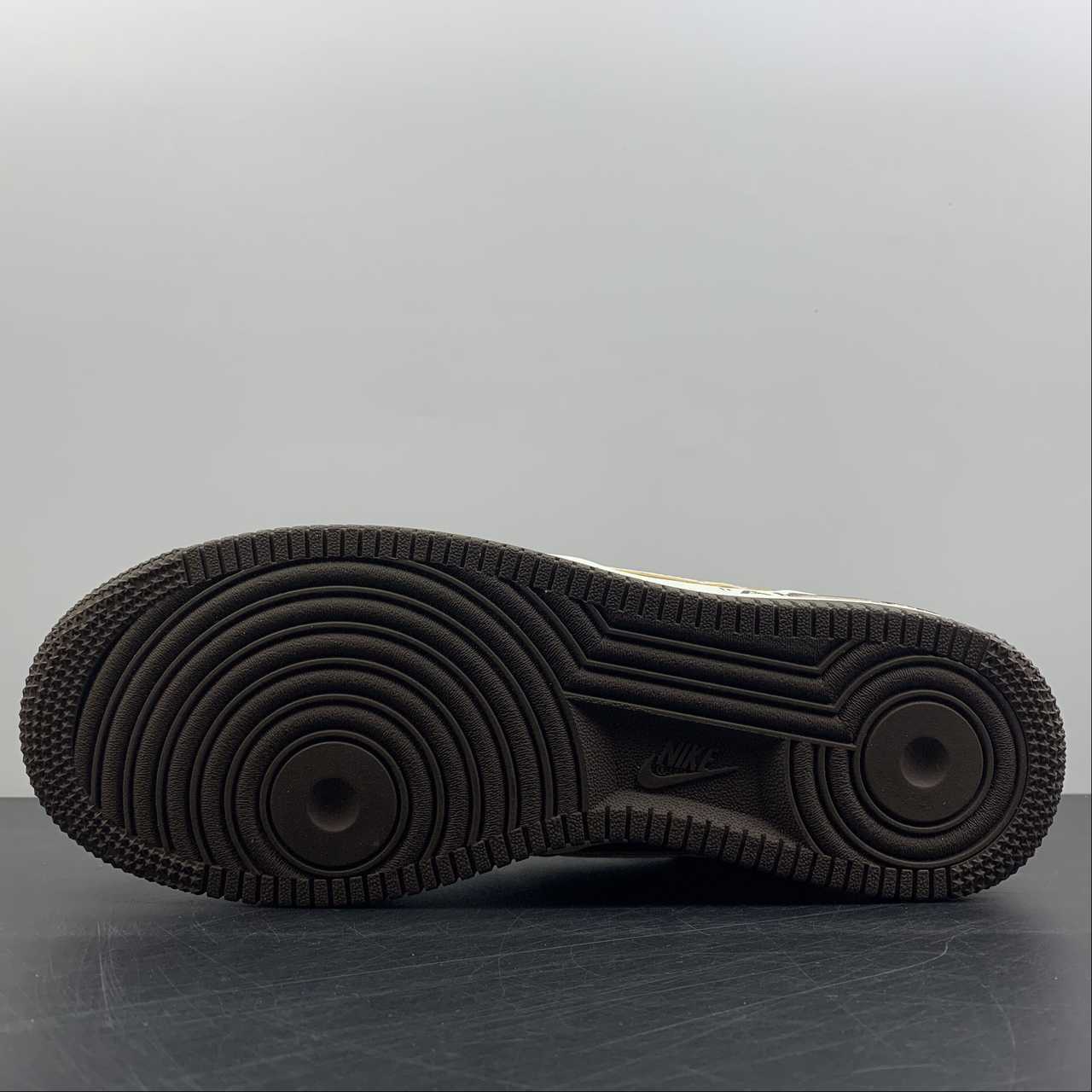 Nike Air Force LV