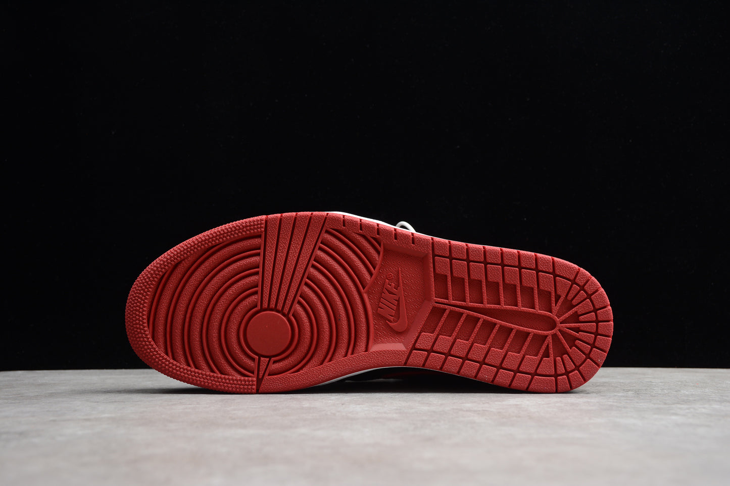 Air Jordan 1 Retro High OG (R40 CJ Premium Version)