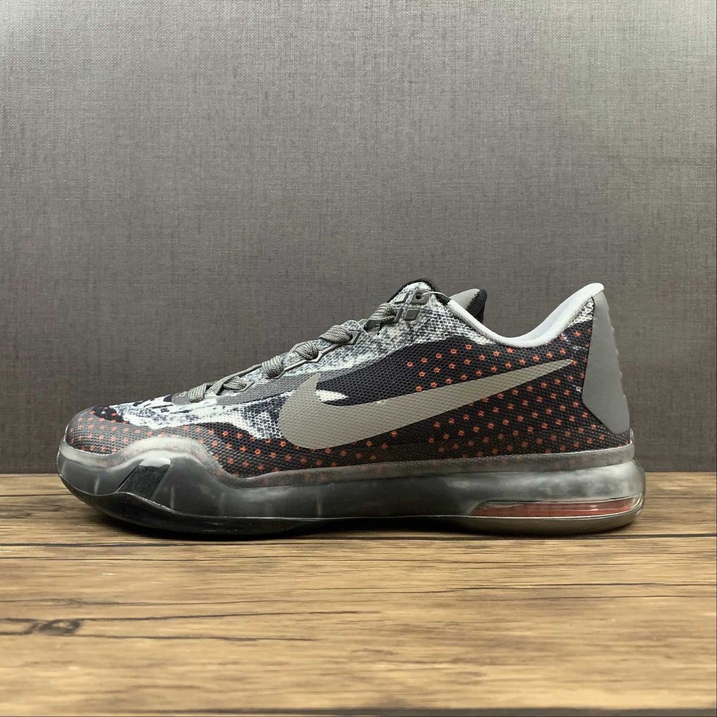 Kobe PROTRO 705317-001