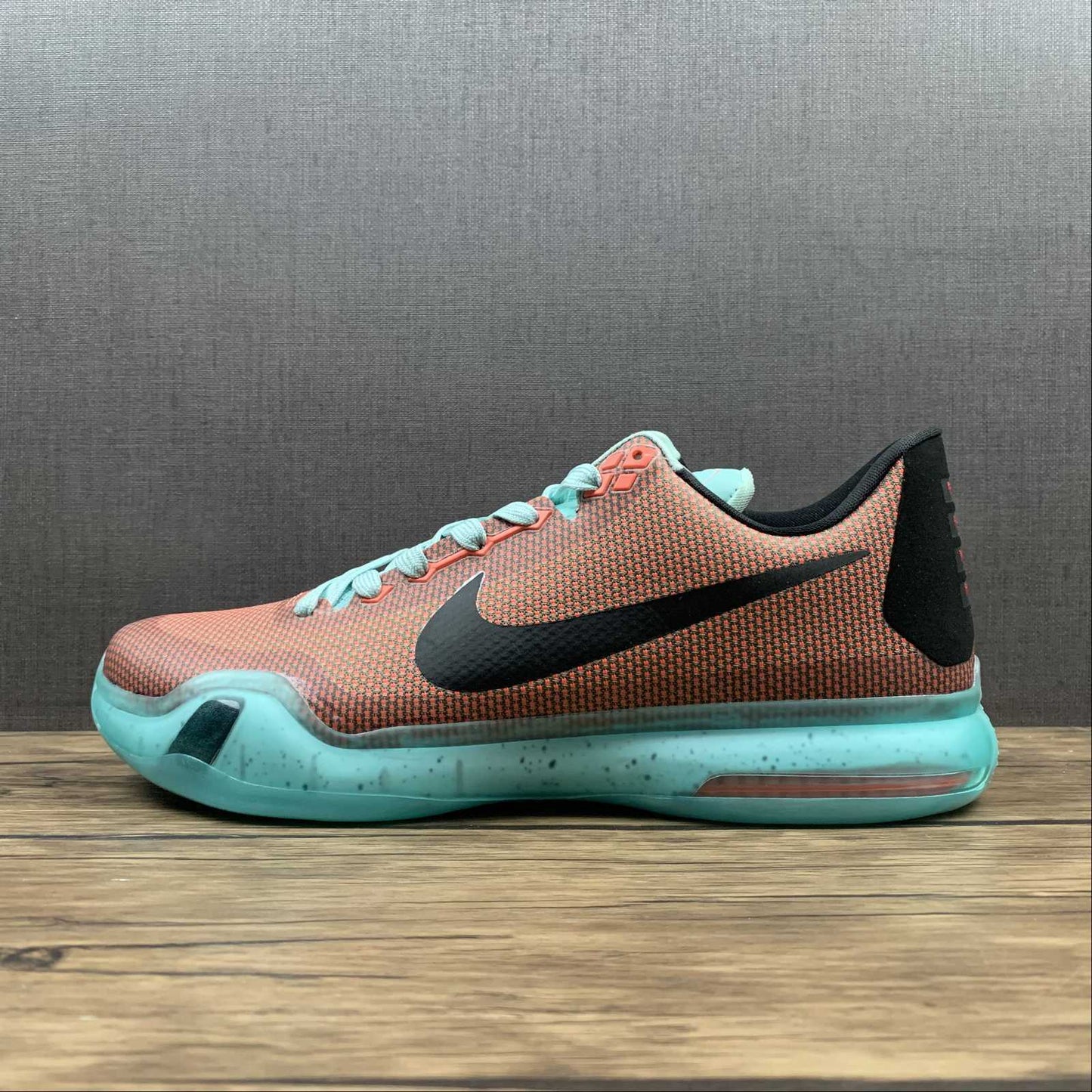 Kobe PROTRO 705317-808