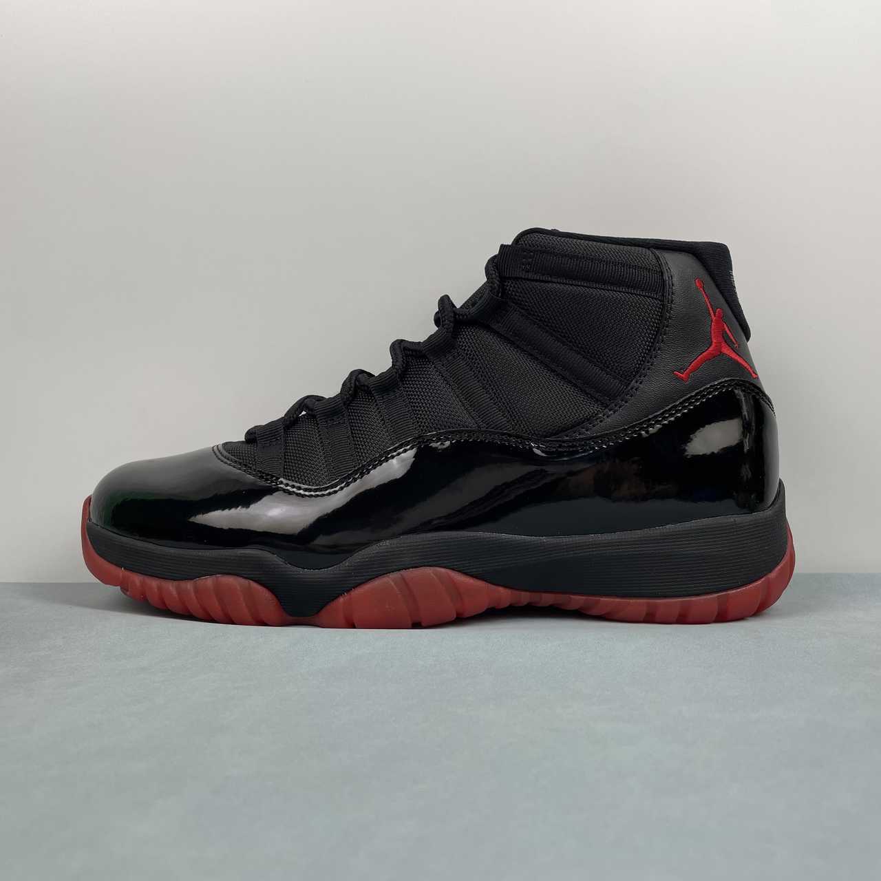 NIKE AIR JORDAN 11 RETRO AJ11