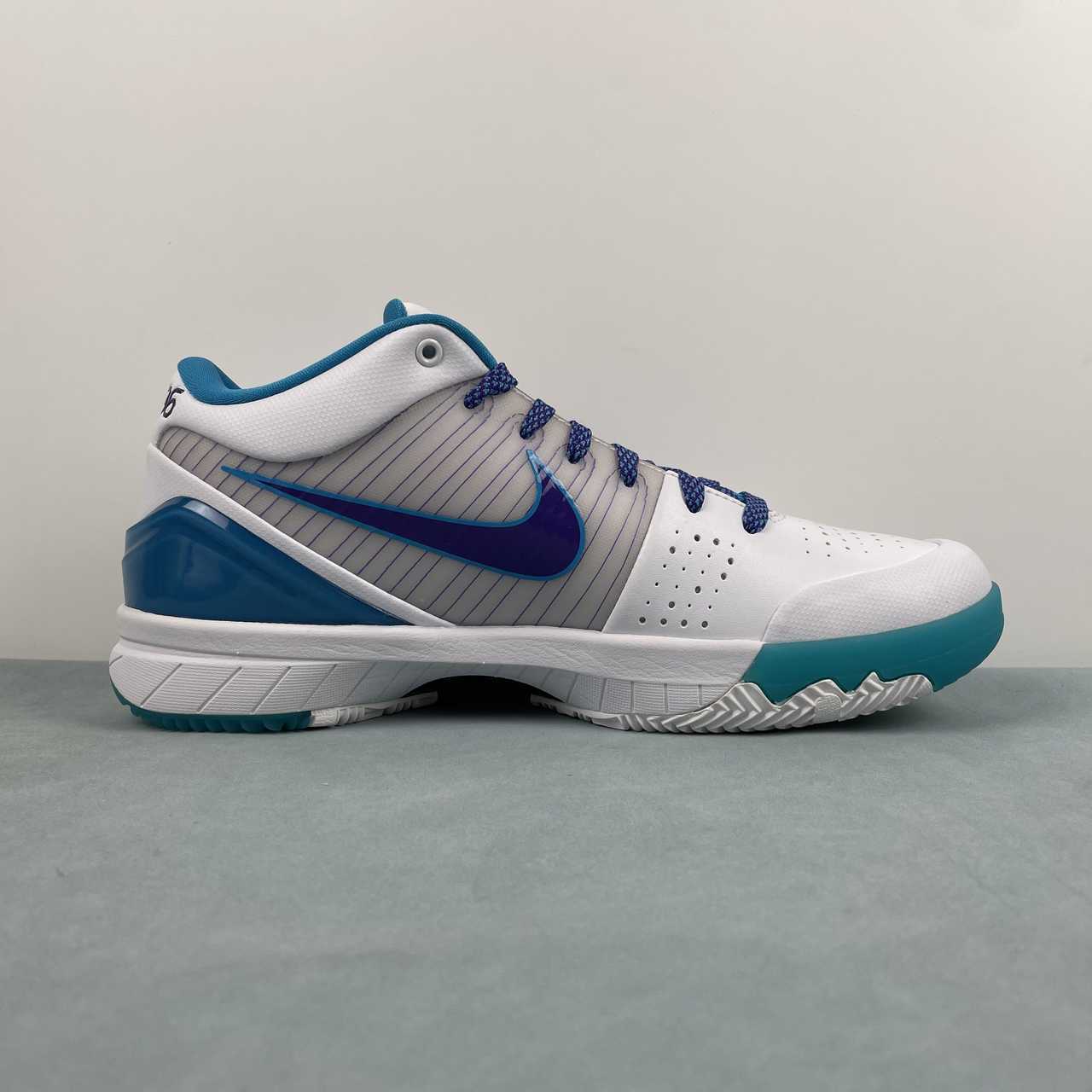 Nike Kobe IV AV6339