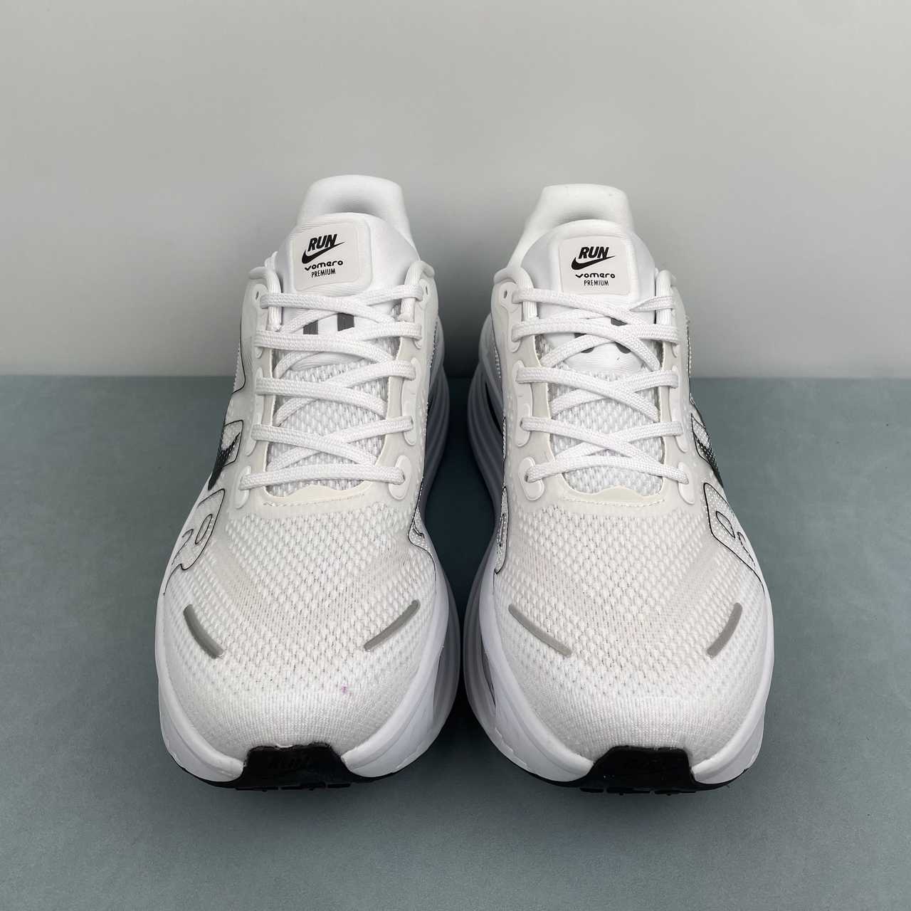 NIKE Vomero Premium HQ2050