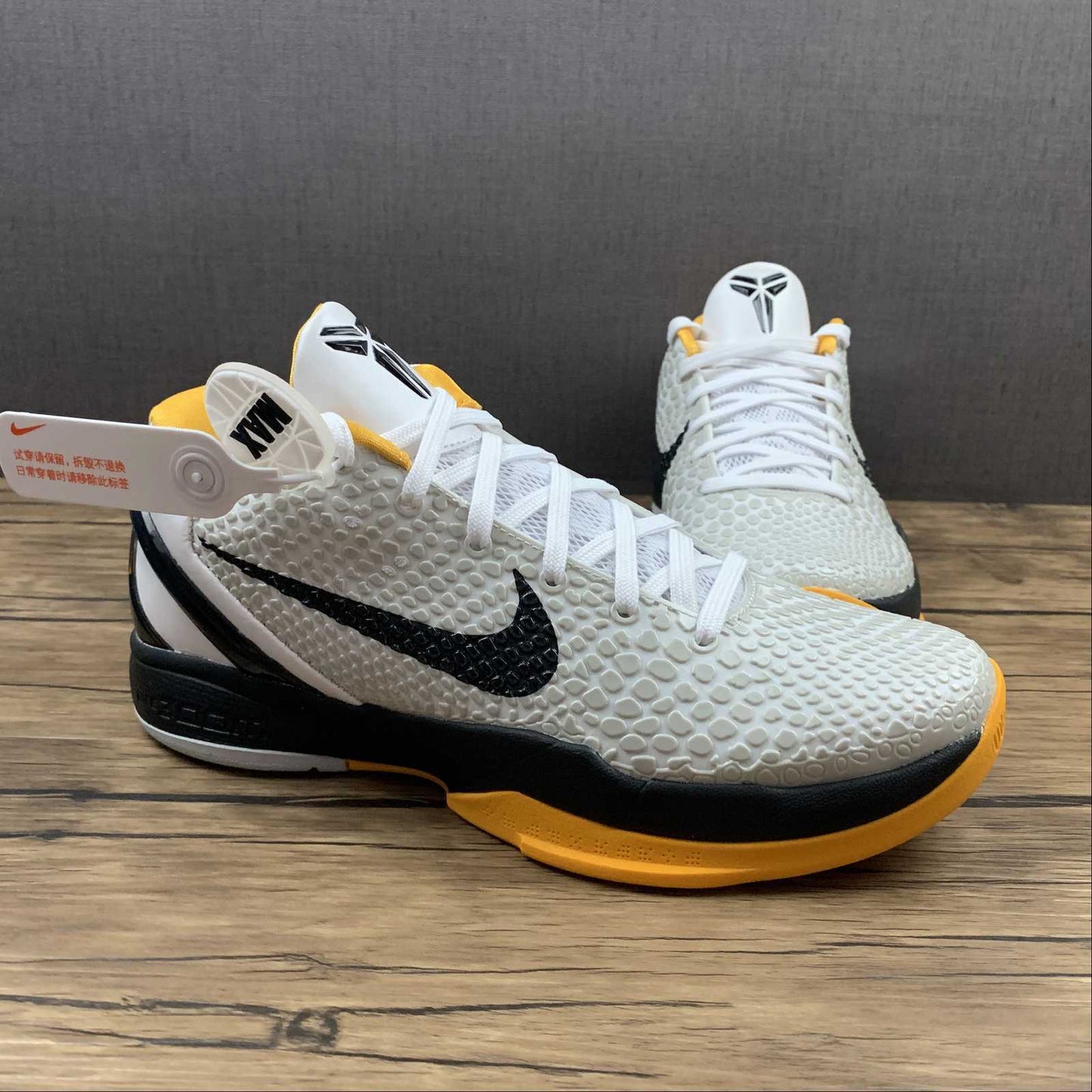 Zoom Kobe CW2190-100