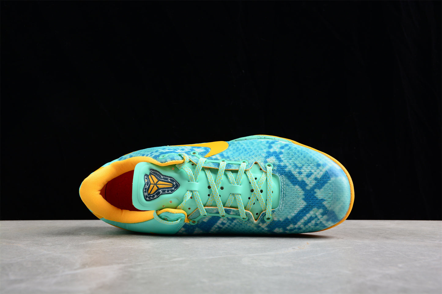 Nk Kobe 8 "SYSTEM" 555035-304