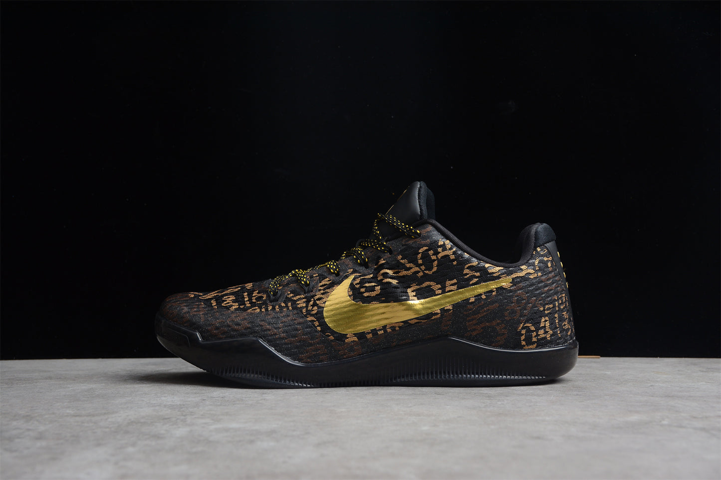 R26 NK Kobe 11 “Mamba Day” 865773-991