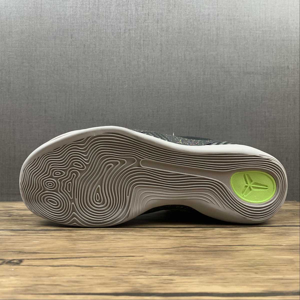 Kobe SHOES 636602-001
